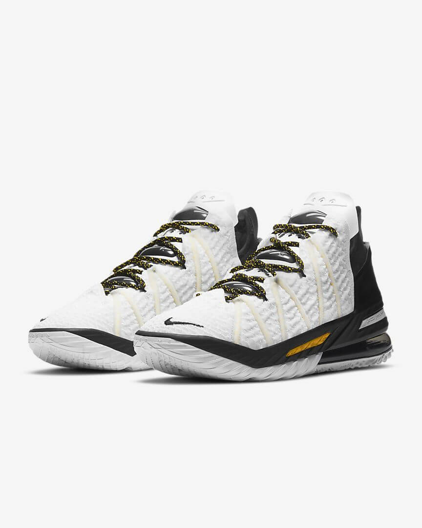 Nike Basketball Shoe LeBron 18